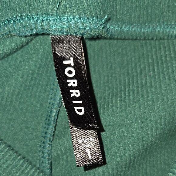 Torrid Dark Green Leggings - Picture 2 of 6